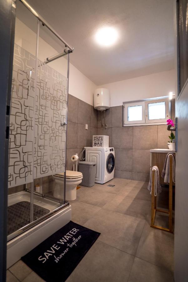 Sea Lover Apartment Zadar Bagian luar foto